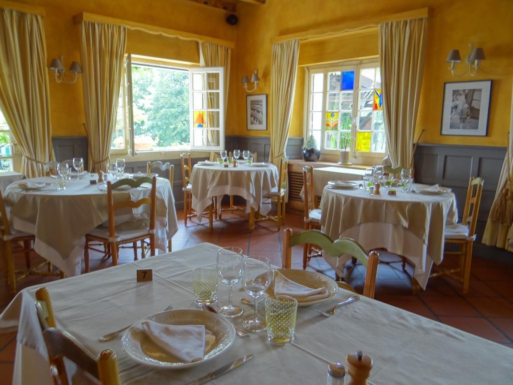 Auberge Des Chasseurs اُشينوفيكْسْ المظهر الخارجي الصورة